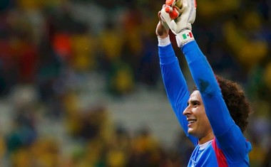 Mexico's+goalkeeper+Guillermo+Ochoa+acknowledges+the+crowd+after+their+2014+World+Cup+Group+A+soccer+match+against+Brazil