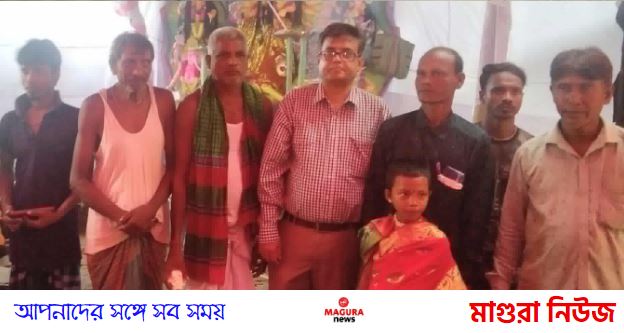 নিজ এলাকায় বাগদী পাড়ার পূজামণ্ডপে প্রধান উপদেষ্টার প্রেস সচিব শফিকুল আলম