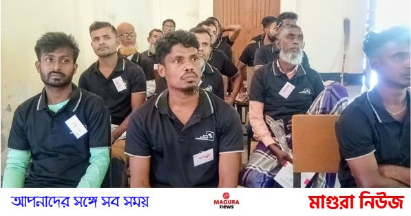 শ্রীপুরে গাভীর কৃত্রিম প্রজনন, খামারিদের দুধ উৎপাদন ও গাভী পালন বিষয়ে প্রশিক্ষণ